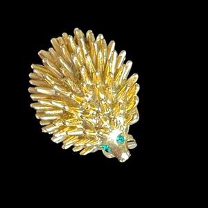 Vintage Hedgehog Porcupine Pin Brooch Gold Tone Green Rhinestone Eyes Scatter
